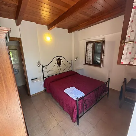 לינה וארוחת בוקר Da Fioro 3*